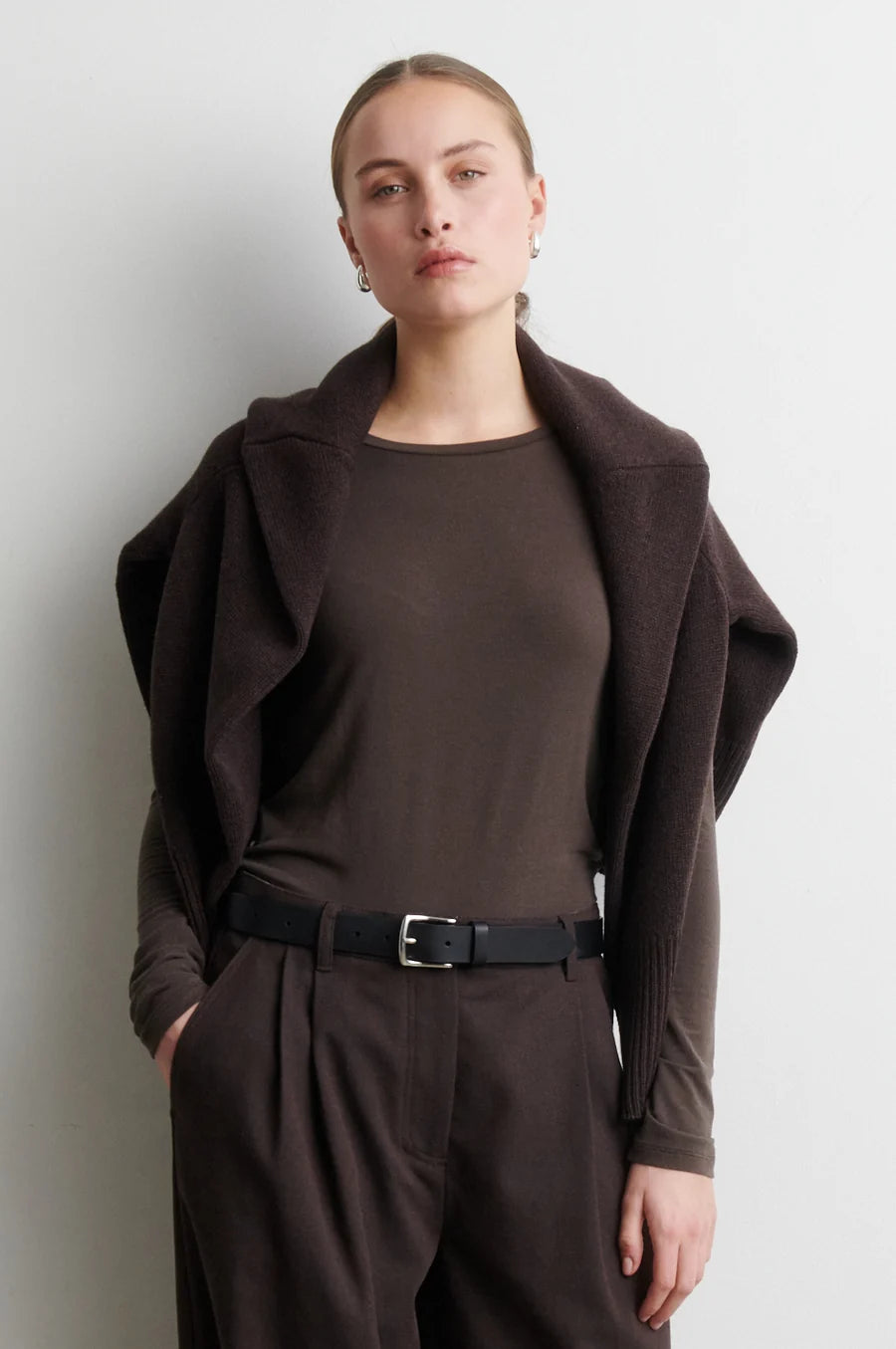 Matima O-Neck Tee Dark Brown