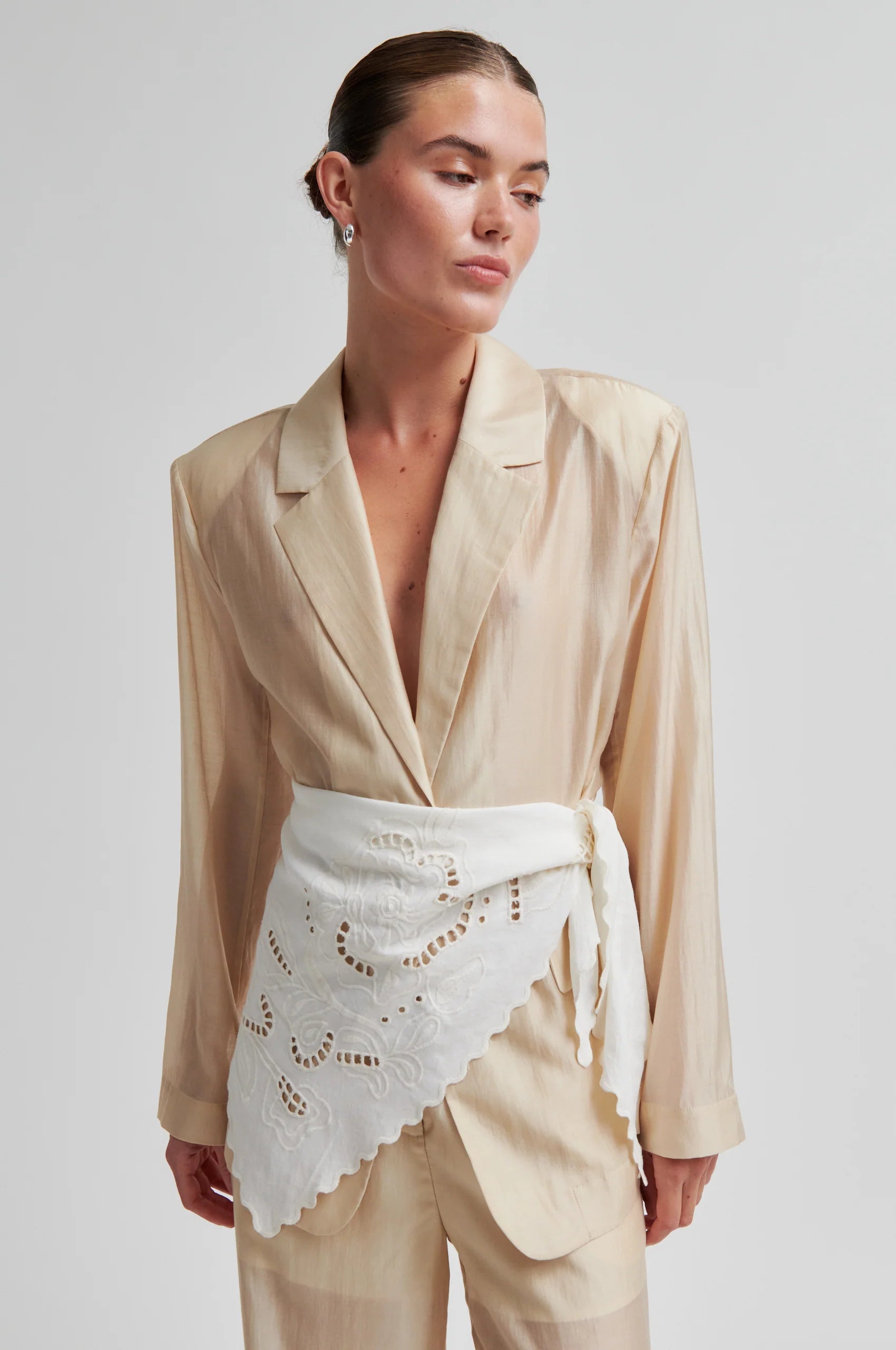 Second Female Vilea Scarf