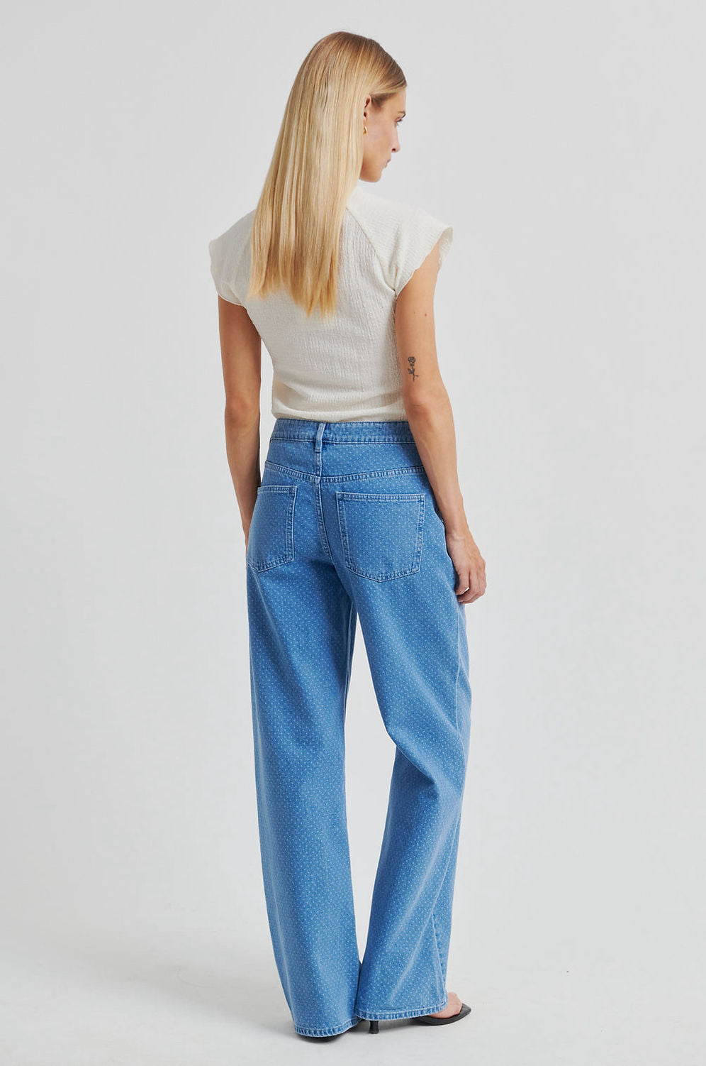 Second Female Paria Tee