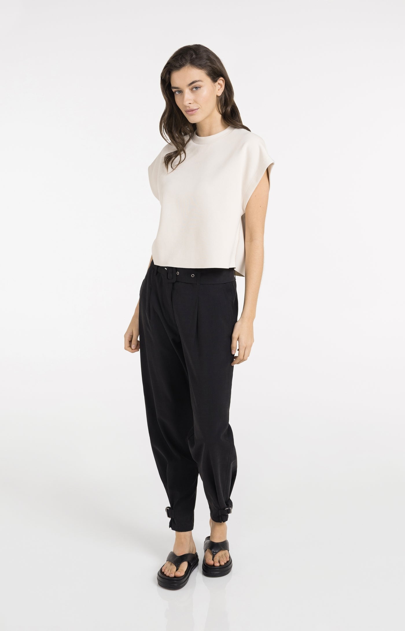 Sleeveless Boxy Creme Sweatshirt