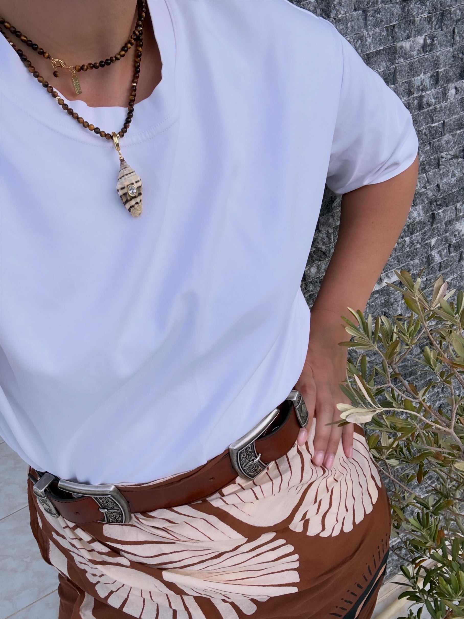 Shell Pendant On Tiger’s Eye Beads Necklace- LONG