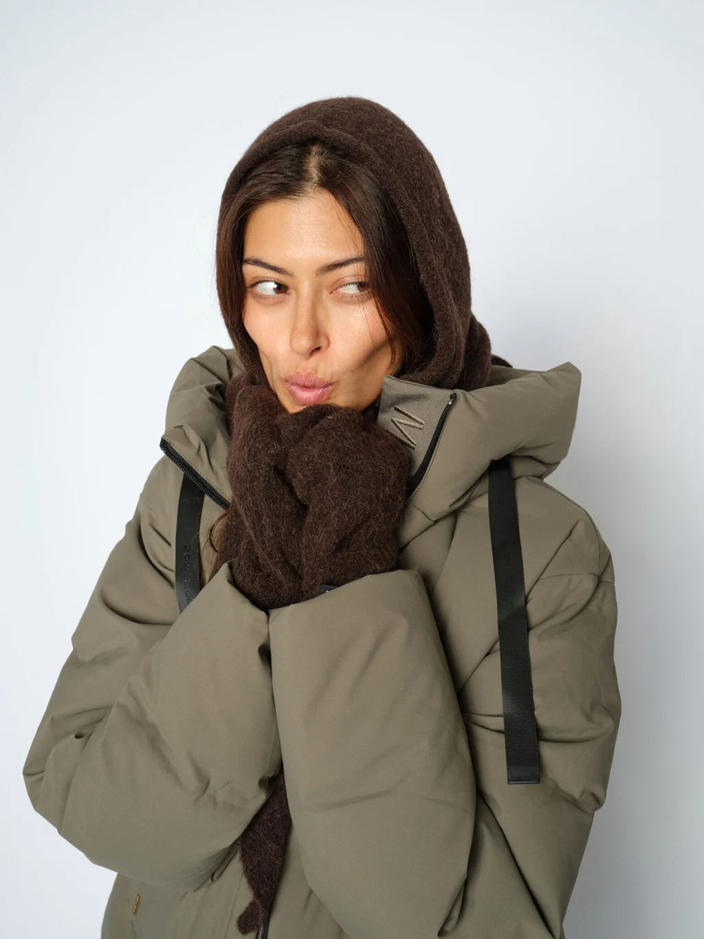 Thora Hooded Scarf Delicioso