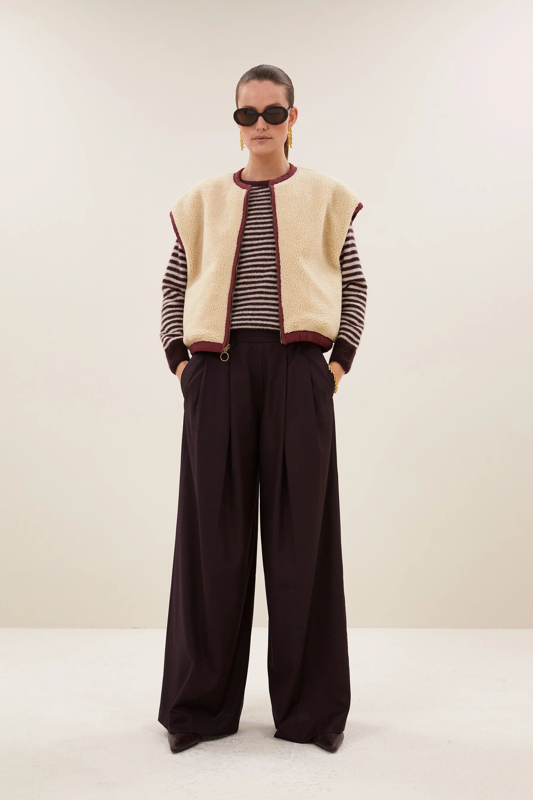 Gio Sleeveless Jacket - Wine