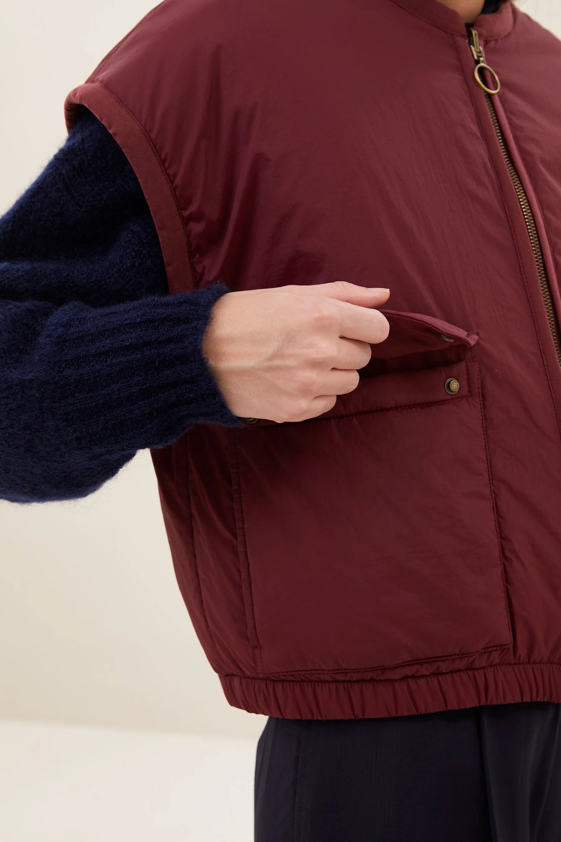 Gio Sleeveless Jacket - Wine