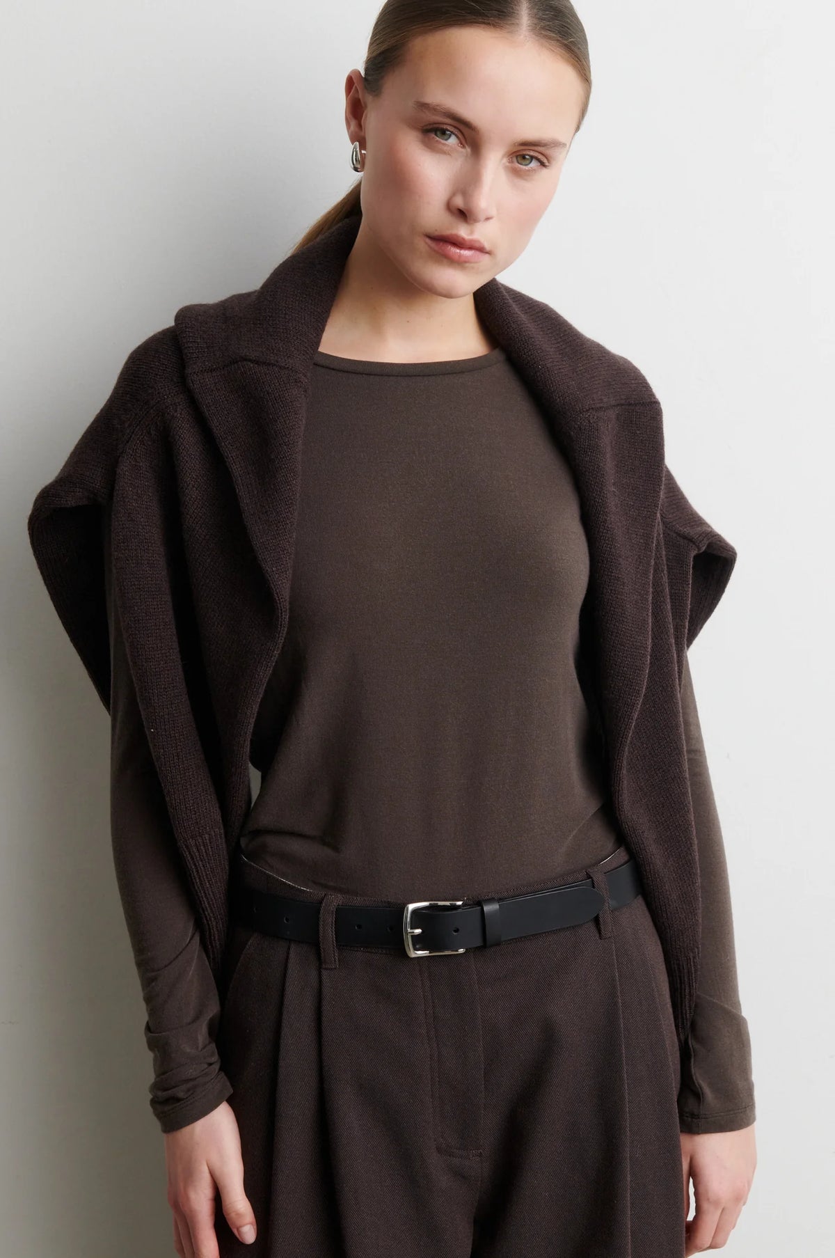 Matima O-Neck Tee Dark Brown
