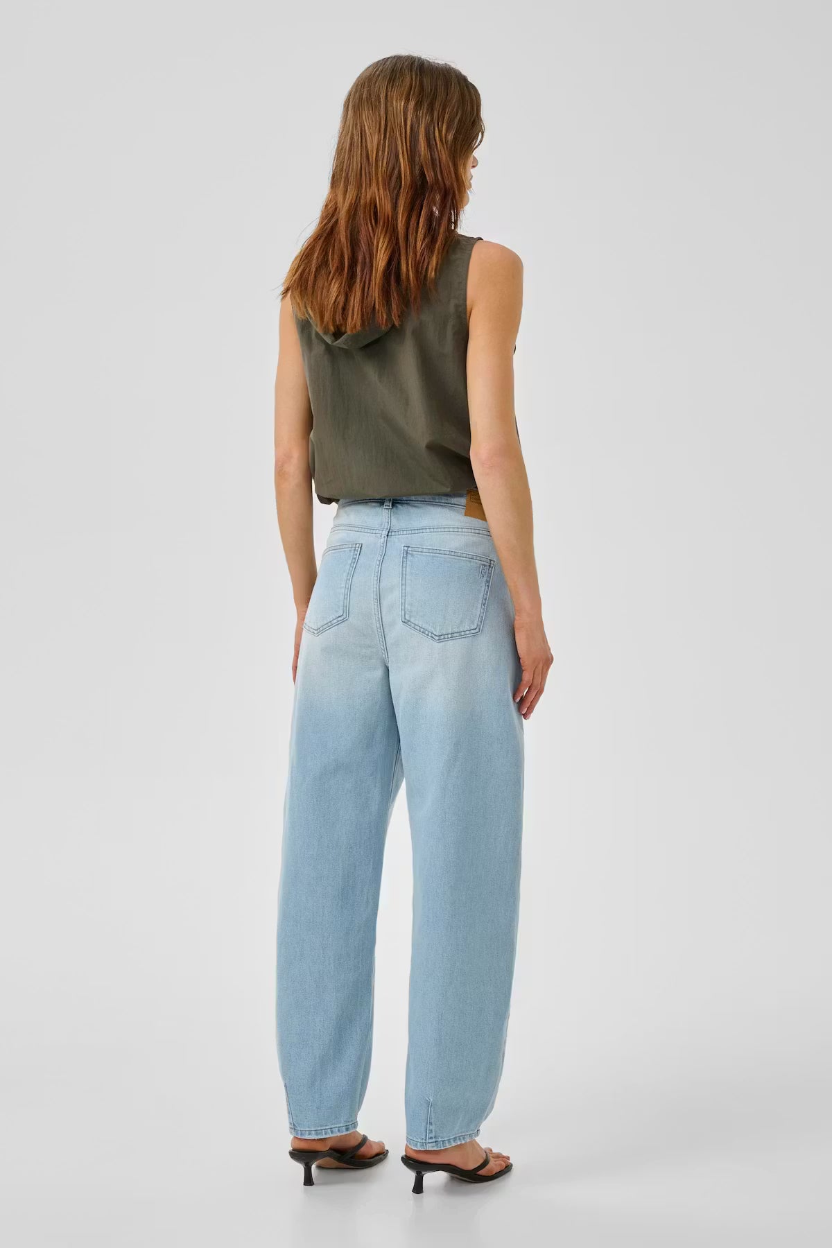 My Essential Wardrobe Lucy 139 Loose Barrel Jeans
