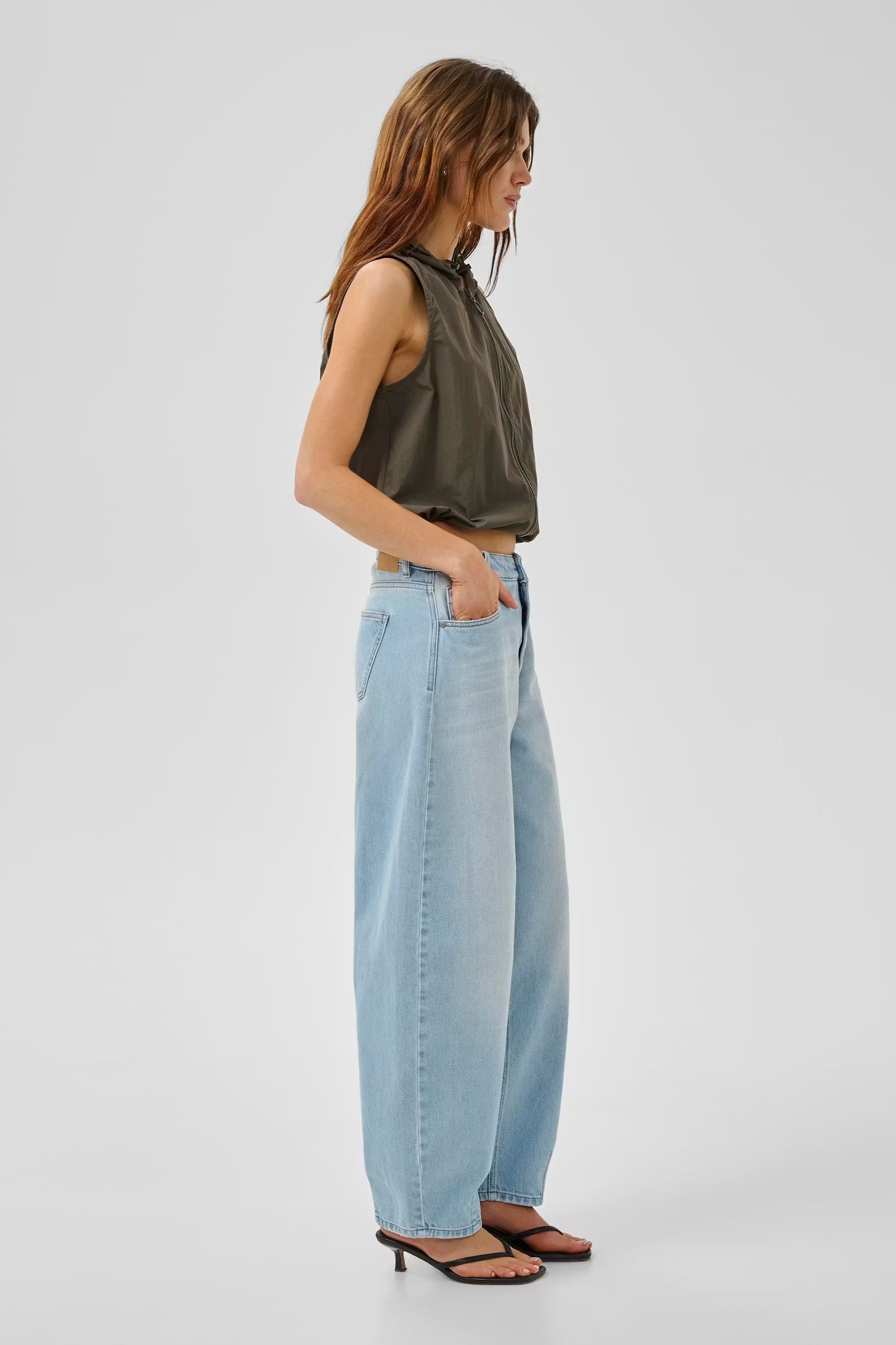 My Essential Wardrobe Lucy 139 Loose Barrel Jeans