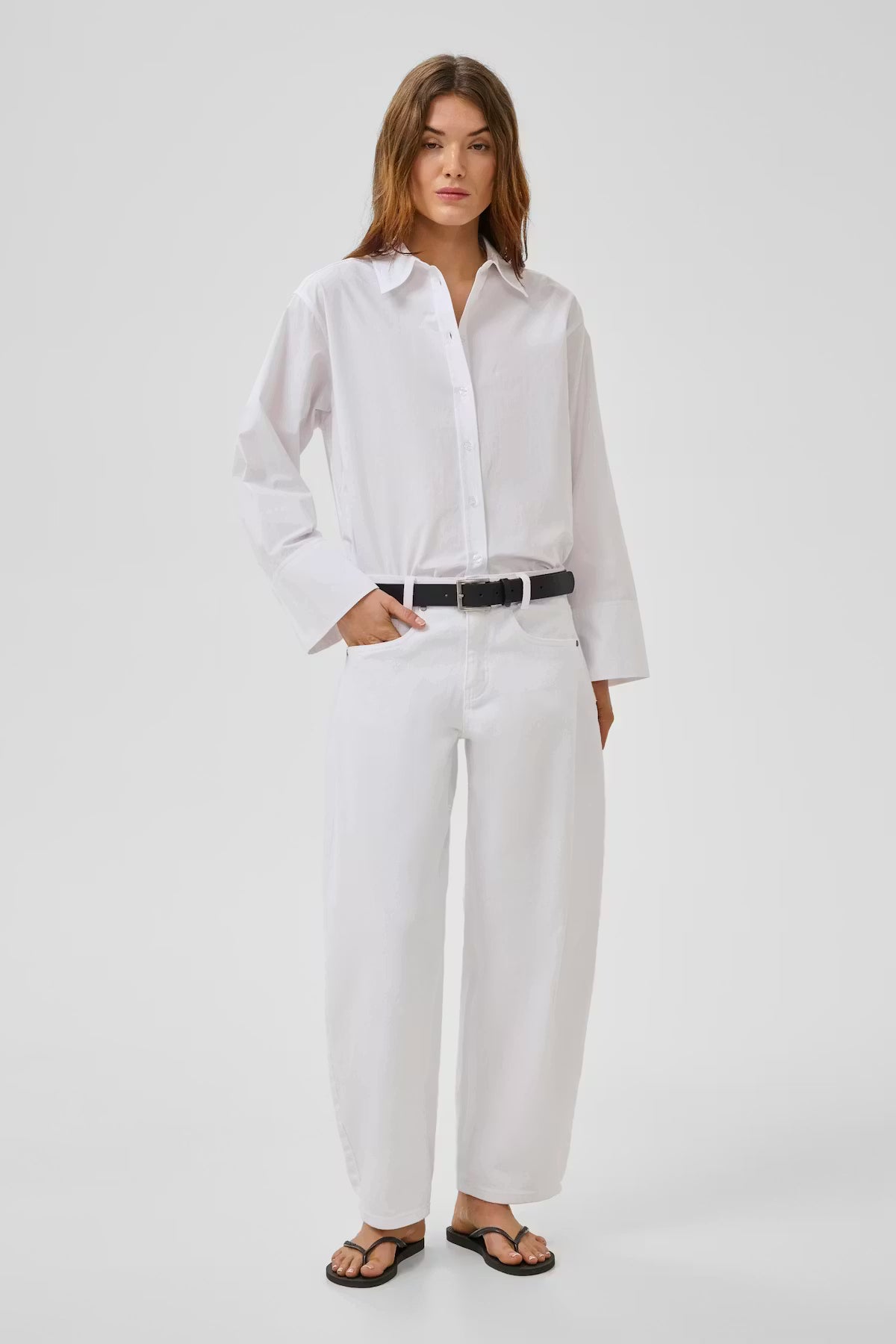 MEW Hottie 157 High White Barrel Jeans
