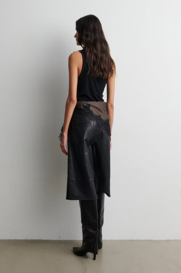 Second Female Lacia Hip Scarf