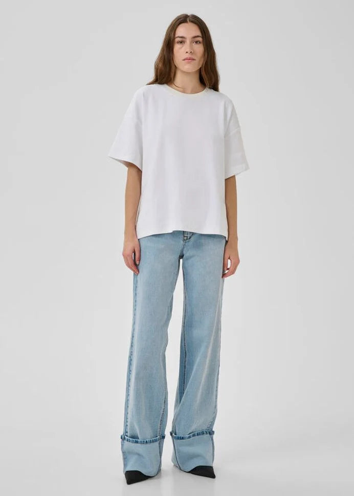Apir Boxy White Tee