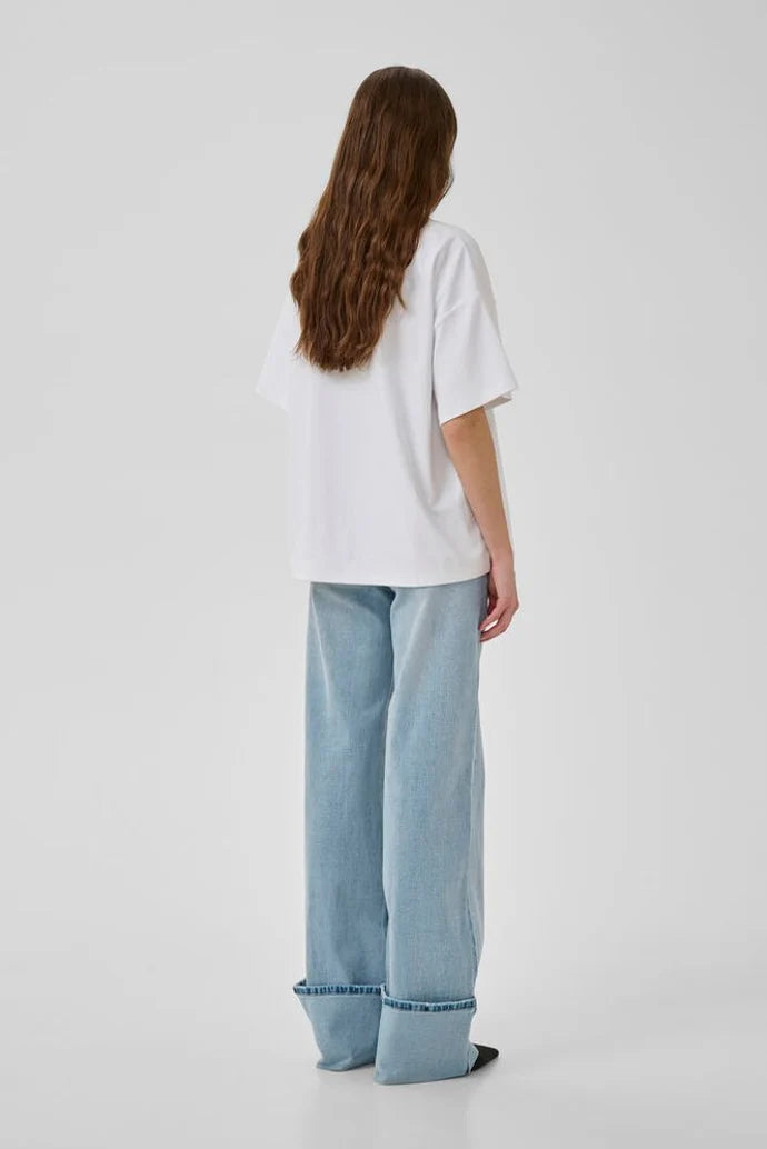 Apir Boxy White Tee