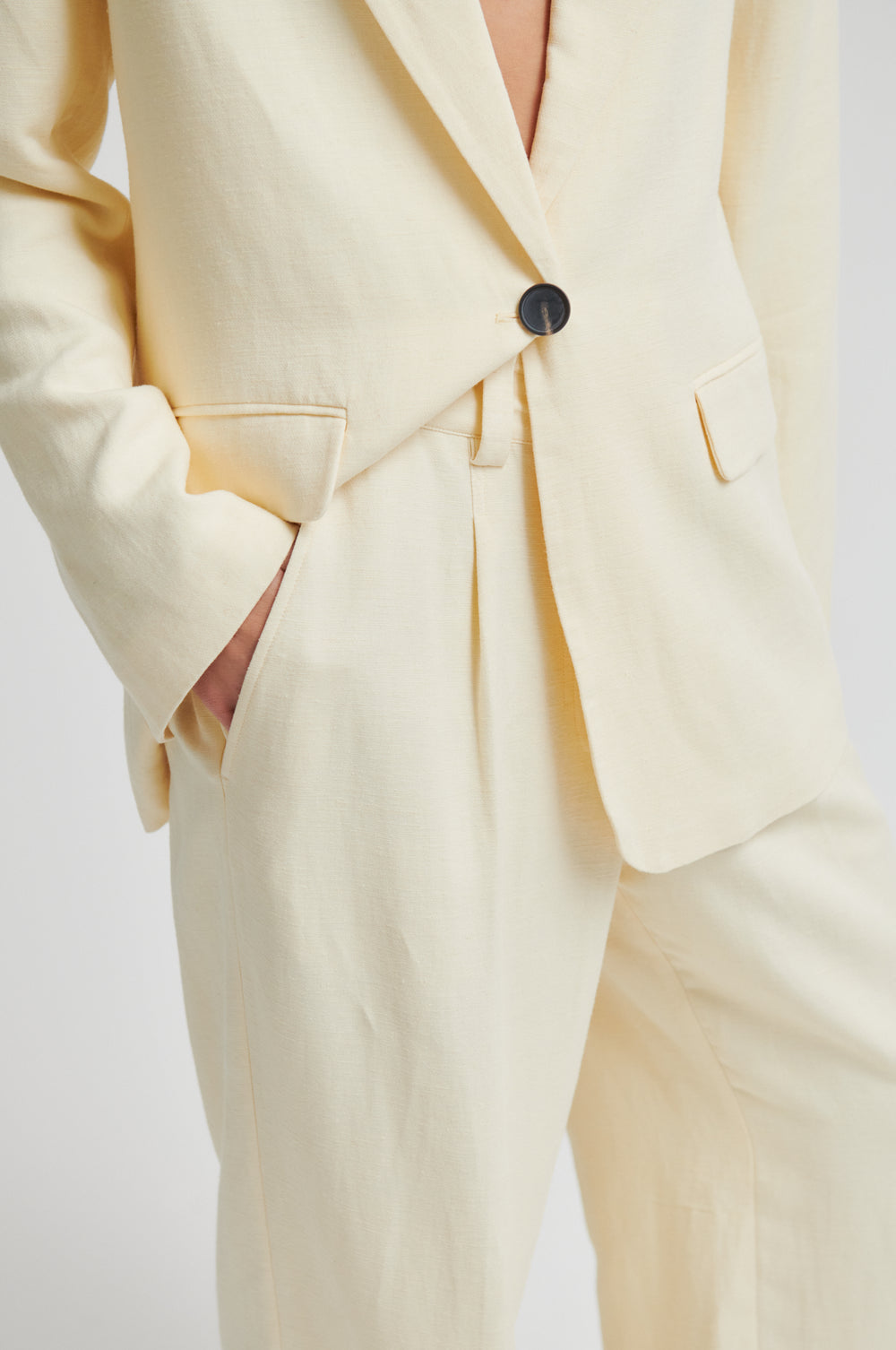 Second Female Lino Pant