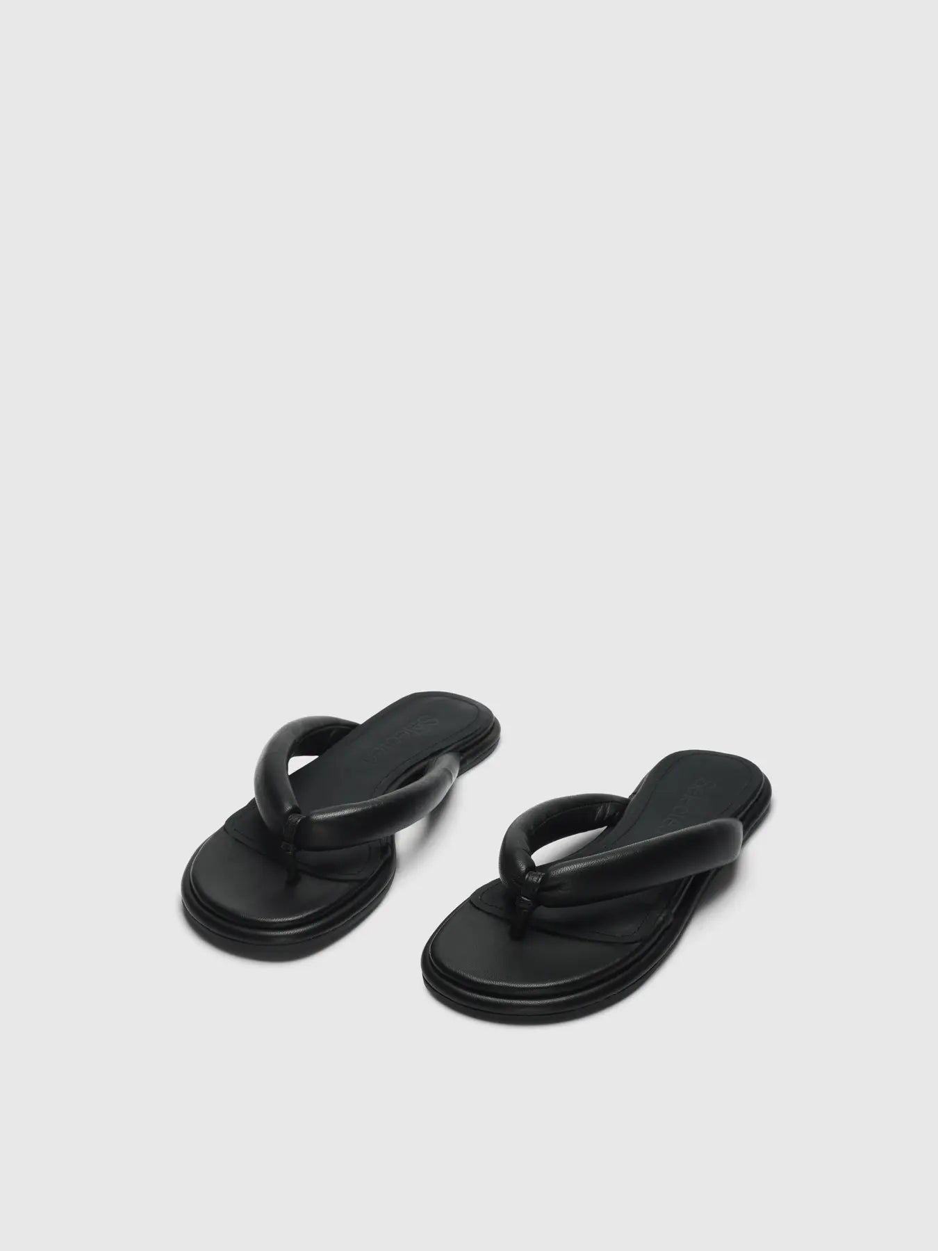 Freja Black Flip Flop