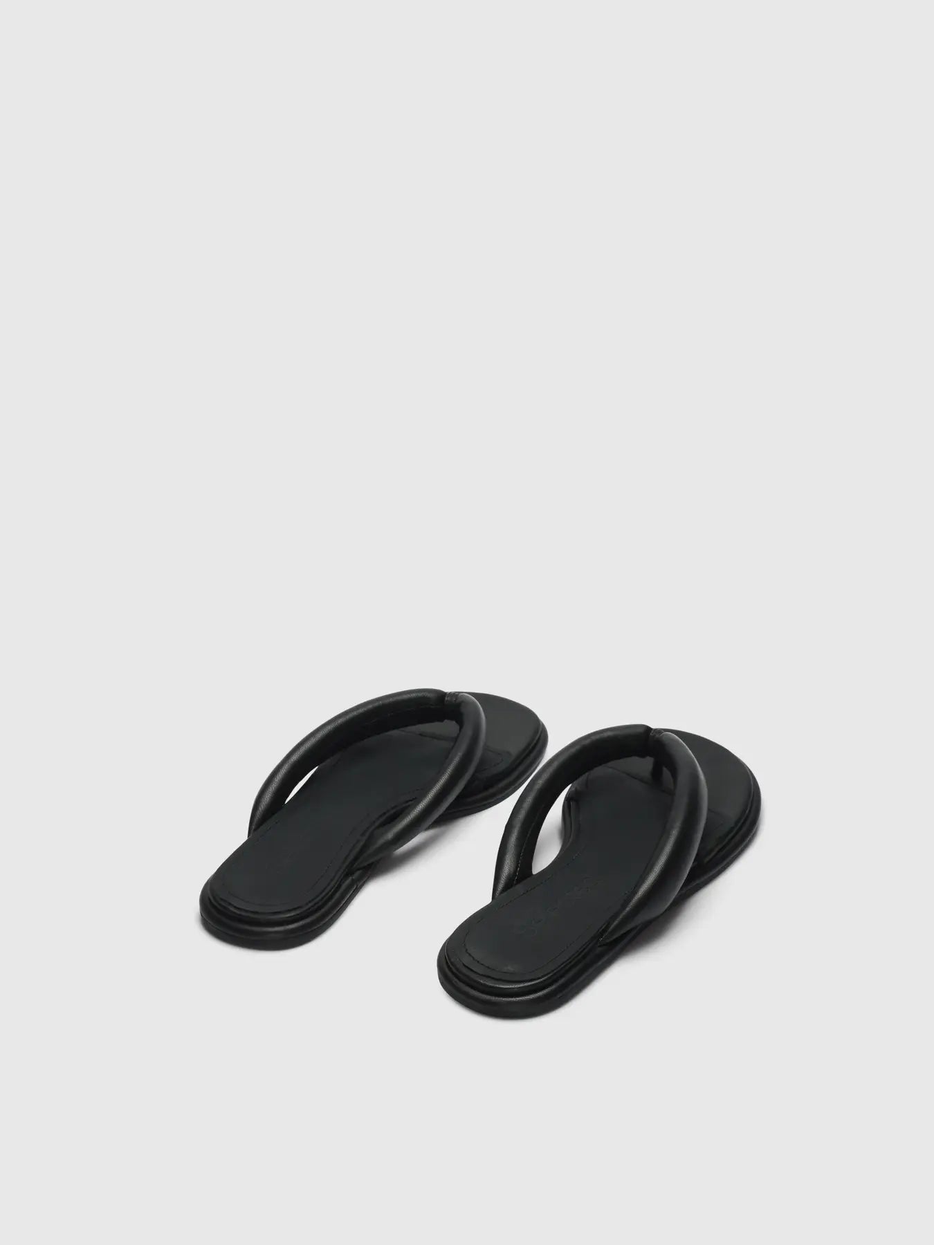 Freja Black Flip Flop