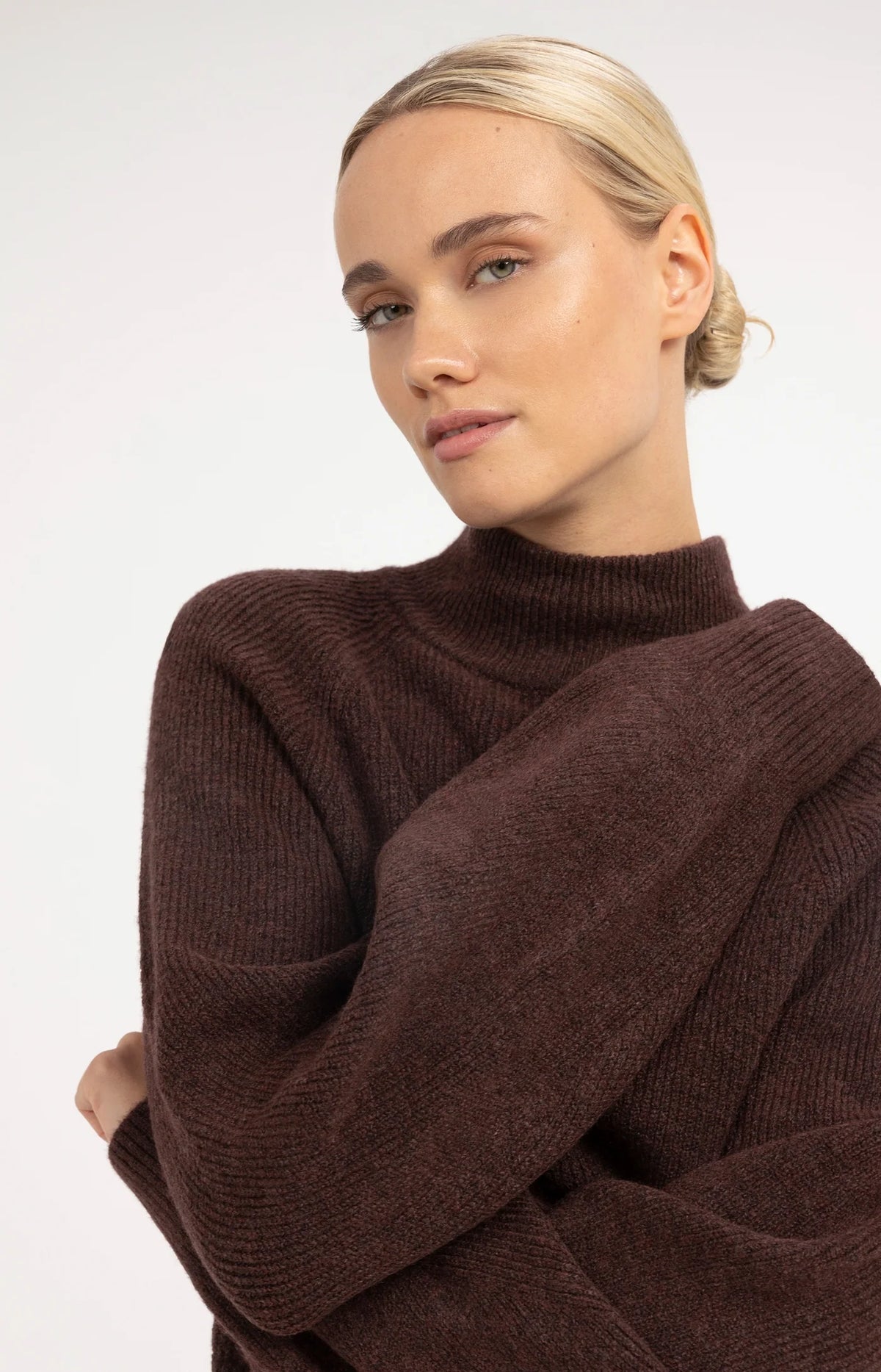Knitted Turtleneck Sweater Bitter Chocolate