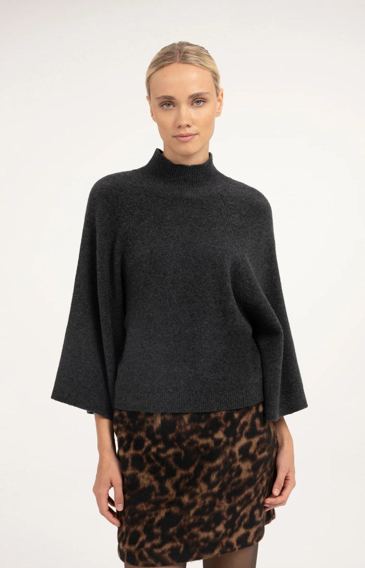 Wide Sleeve Anthracite Sweater